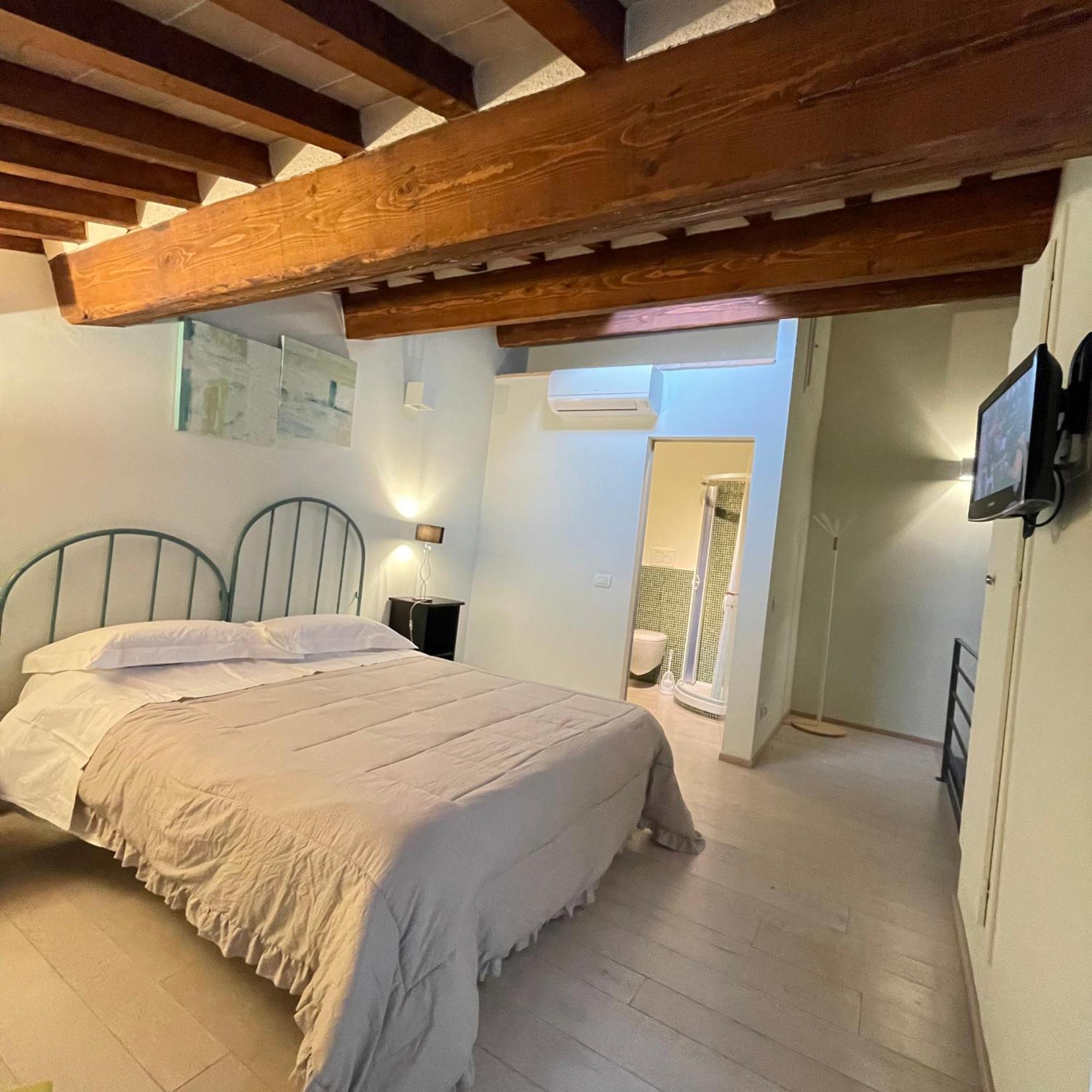 Guesthouse Via Di Gracciano - Adults Only Montepulciano Stazione Buitenkant foto