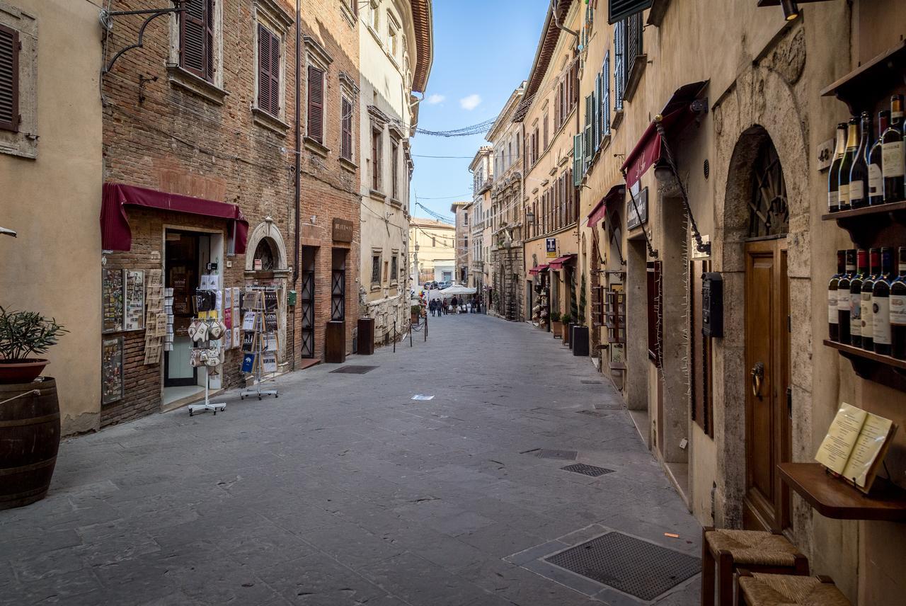 Guesthouse Via Di Gracciano - Adults Only Montepulciano Stazione Buitenkant foto